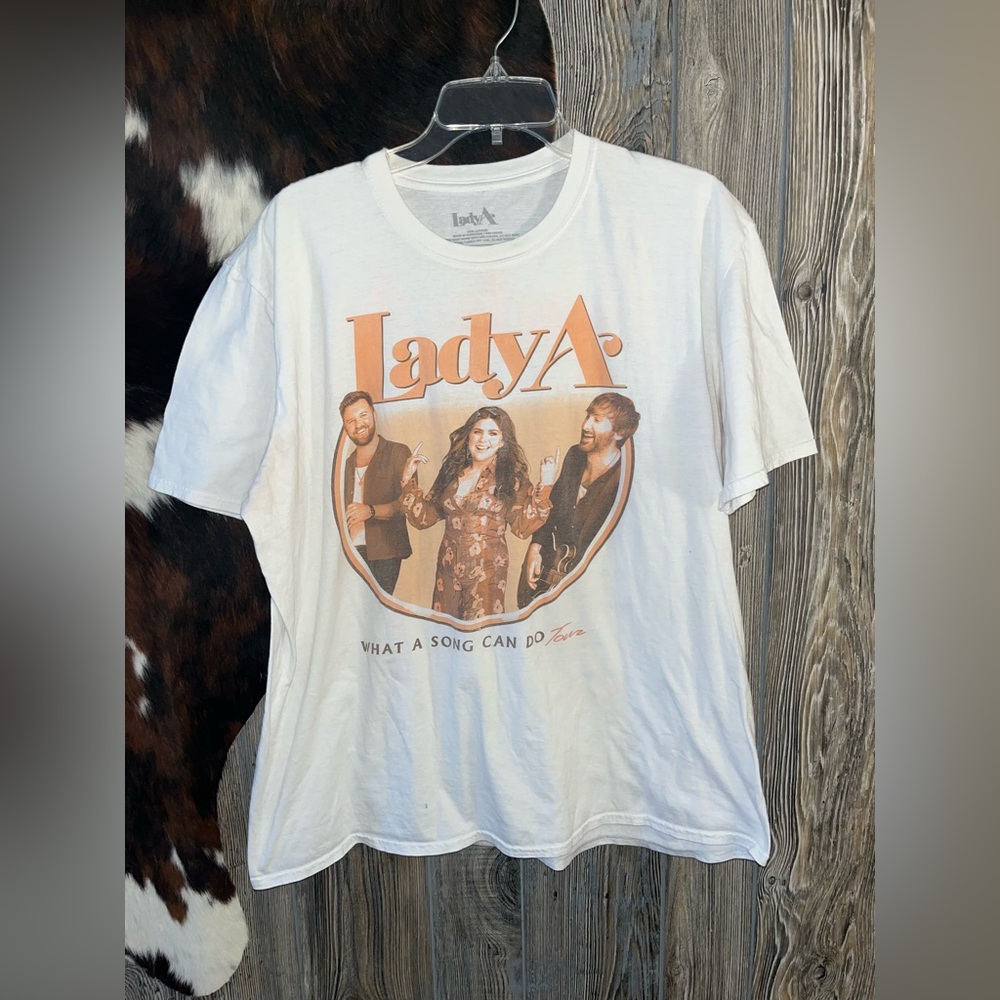 Lady A what a song can do tour white short sleeve tshirt in like new condition
